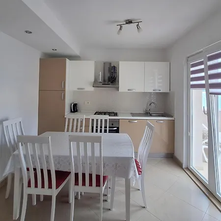 Vale Apartment *